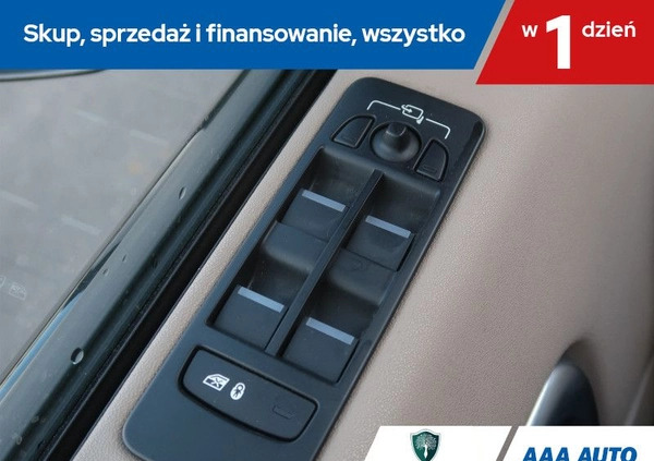 Land Rover Discovery Sport cena 90000 przebieg: 111137, rok produkcji 2015 z Ryn małe 254